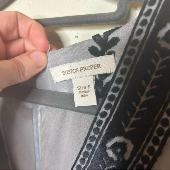 Boston Proper Gray Tunic with Black Burnout Velvet Details Size Small - Picture 4 of 7